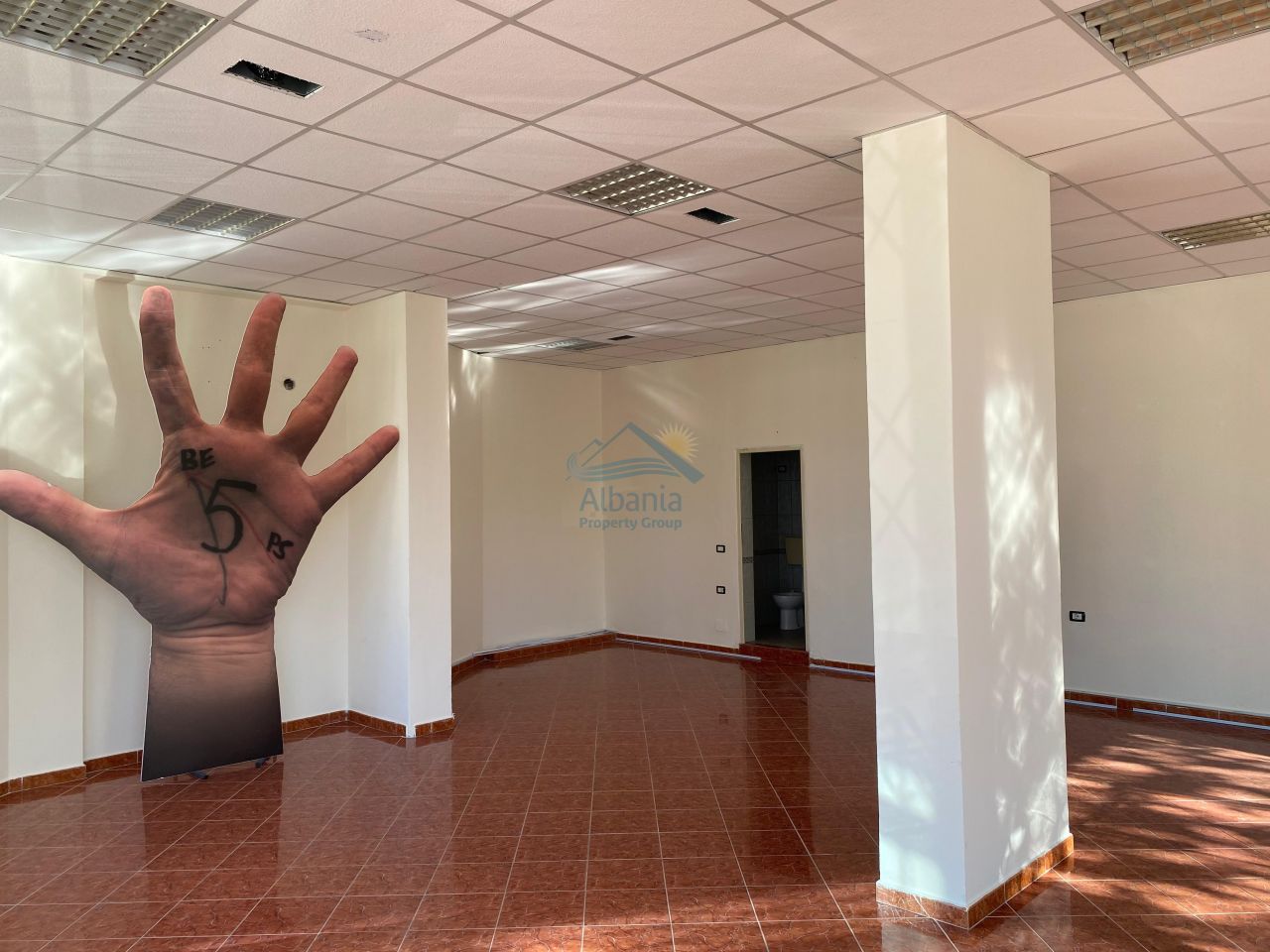 Бизнес-единица на продажу во Влёре, Албания